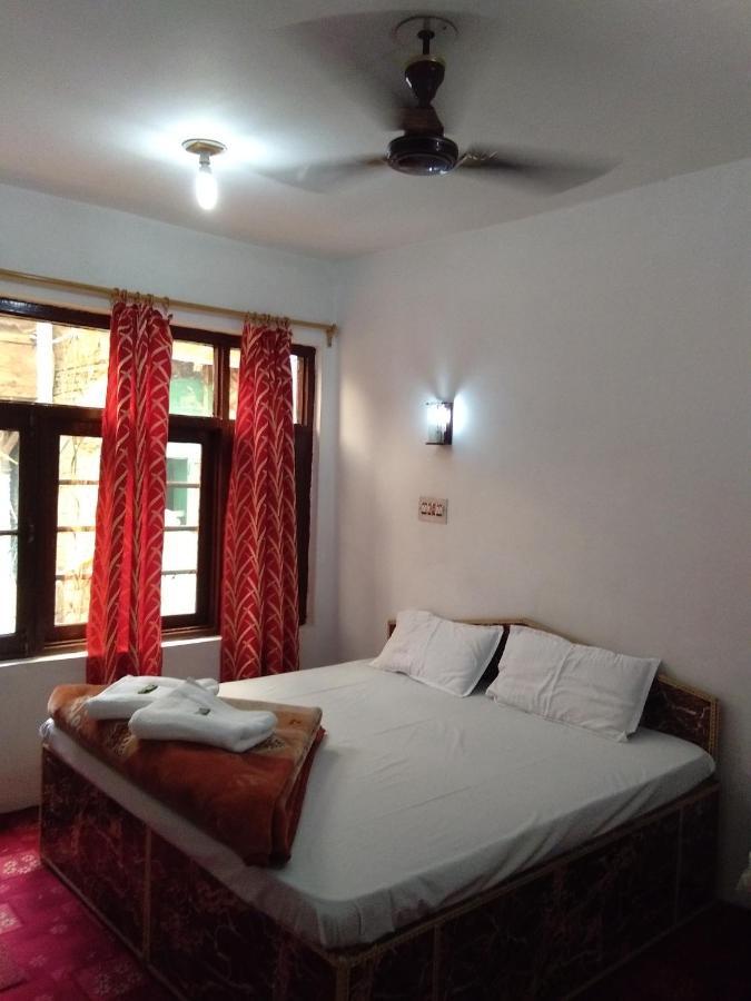 Howrah Guest House Σριναγκάρ Εξωτερικό φωτογραφία
