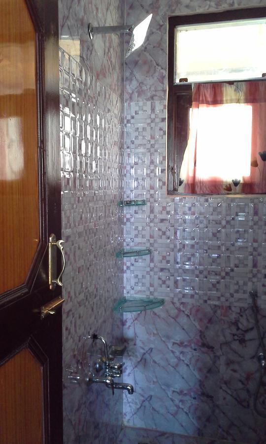 Howrah Guest House Σριναγκάρ Εξωτερικό φωτογραφία