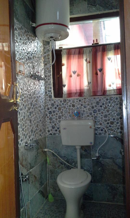 Howrah Guest House Σριναγκάρ Εξωτερικό φωτογραφία
