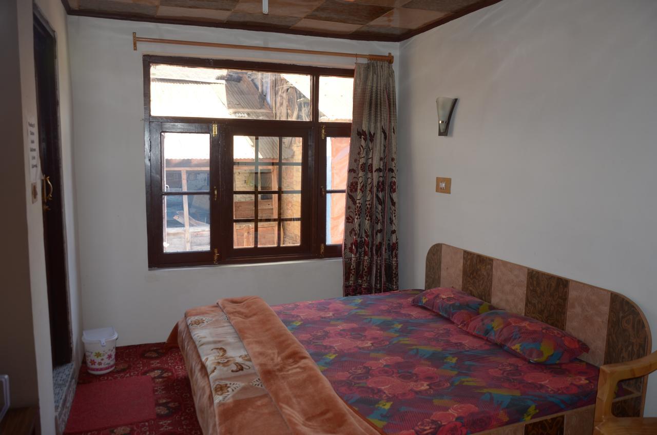 Howrah Guest House Σριναγκάρ Εξωτερικό φωτογραφία