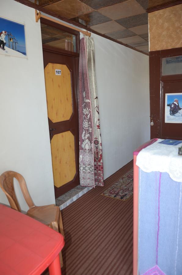 Howrah Guest House Σριναγκάρ Εξωτερικό φωτογραφία