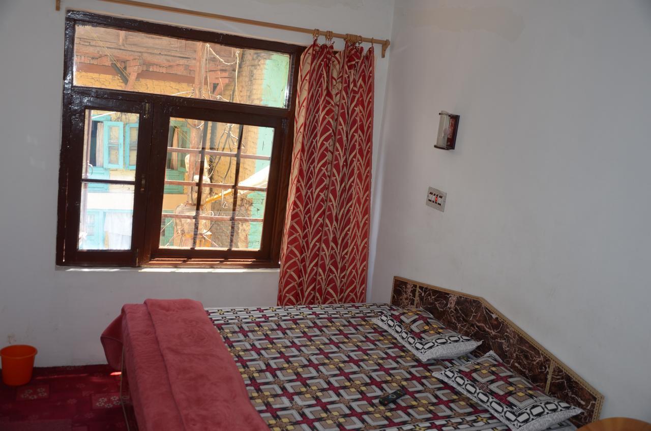Howrah Guest House Σριναγκάρ Εξωτερικό φωτογραφία