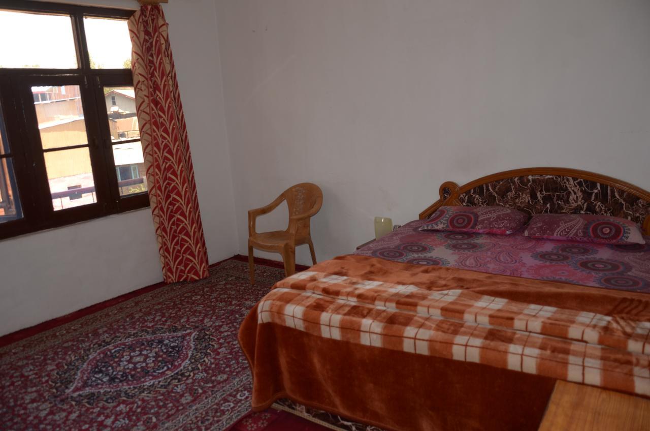 Howrah Guest House Σριναγκάρ Εξωτερικό φωτογραφία