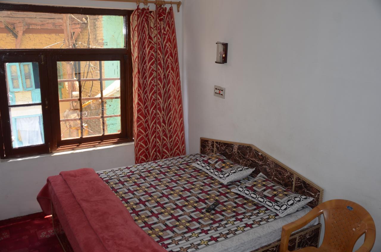 Howrah Guest House Σριναγκάρ Εξωτερικό φωτογραφία